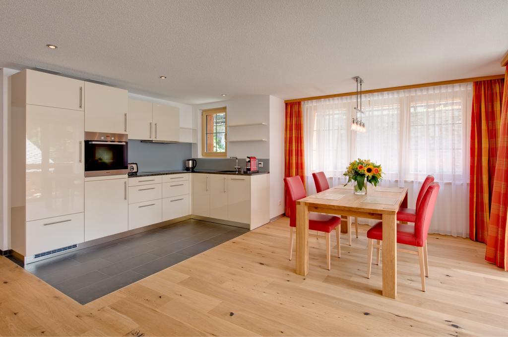 Jägerhof Serviced Apartements Zermatt Zimmer foto