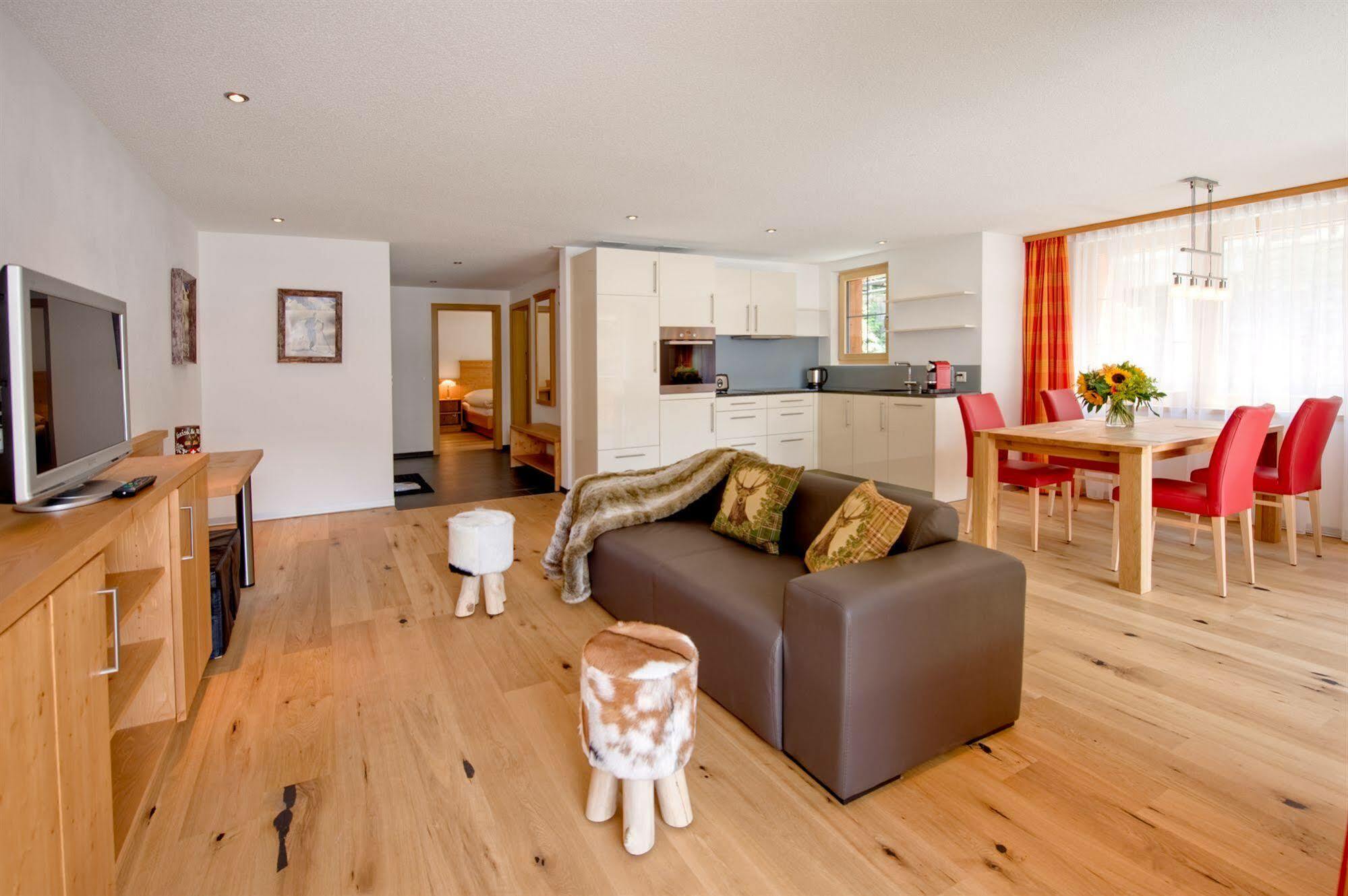 Jägerhof Serviced Apartements Zermatt Exterior foto